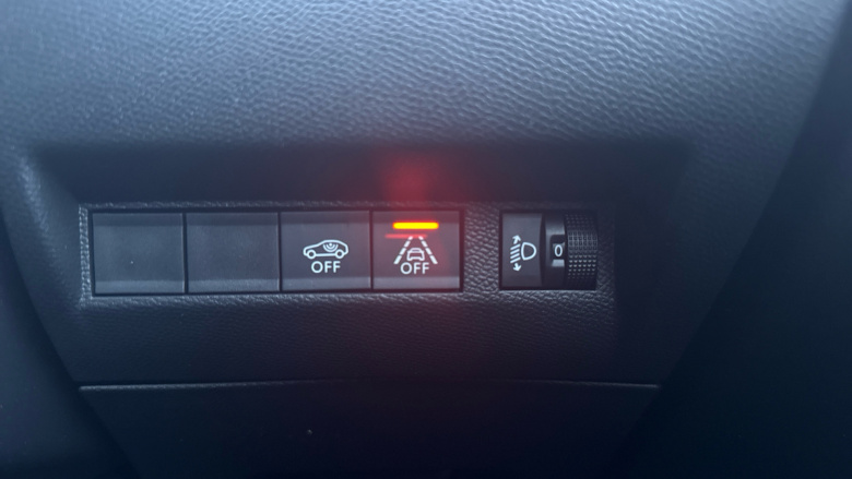 Peugeot 208 1.2 PureTech Active Premium + 5dr Petrol Hatchback